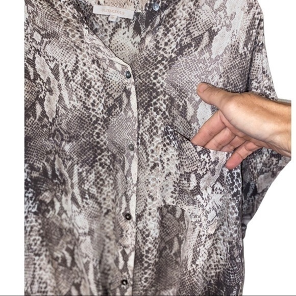 OLIVACEOUS SnakeSkin Pattern Sz Medium Blouse - Picture 3 of 8